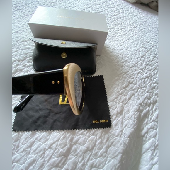 LINDA FARROW Gold Frame Sunglasses - Picture 9 of 14